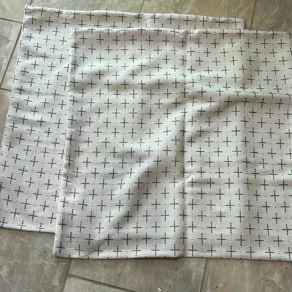 NWOT Pillow covers 2 pack - Picture 1 of 2
